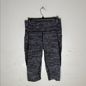 Lululemon Black and White Cropped Athletic Leggings Size 10